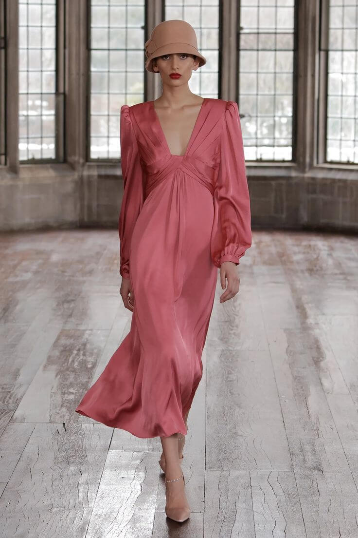 A picture of a model on the catwalk for Badgley Mischka FW 2022.