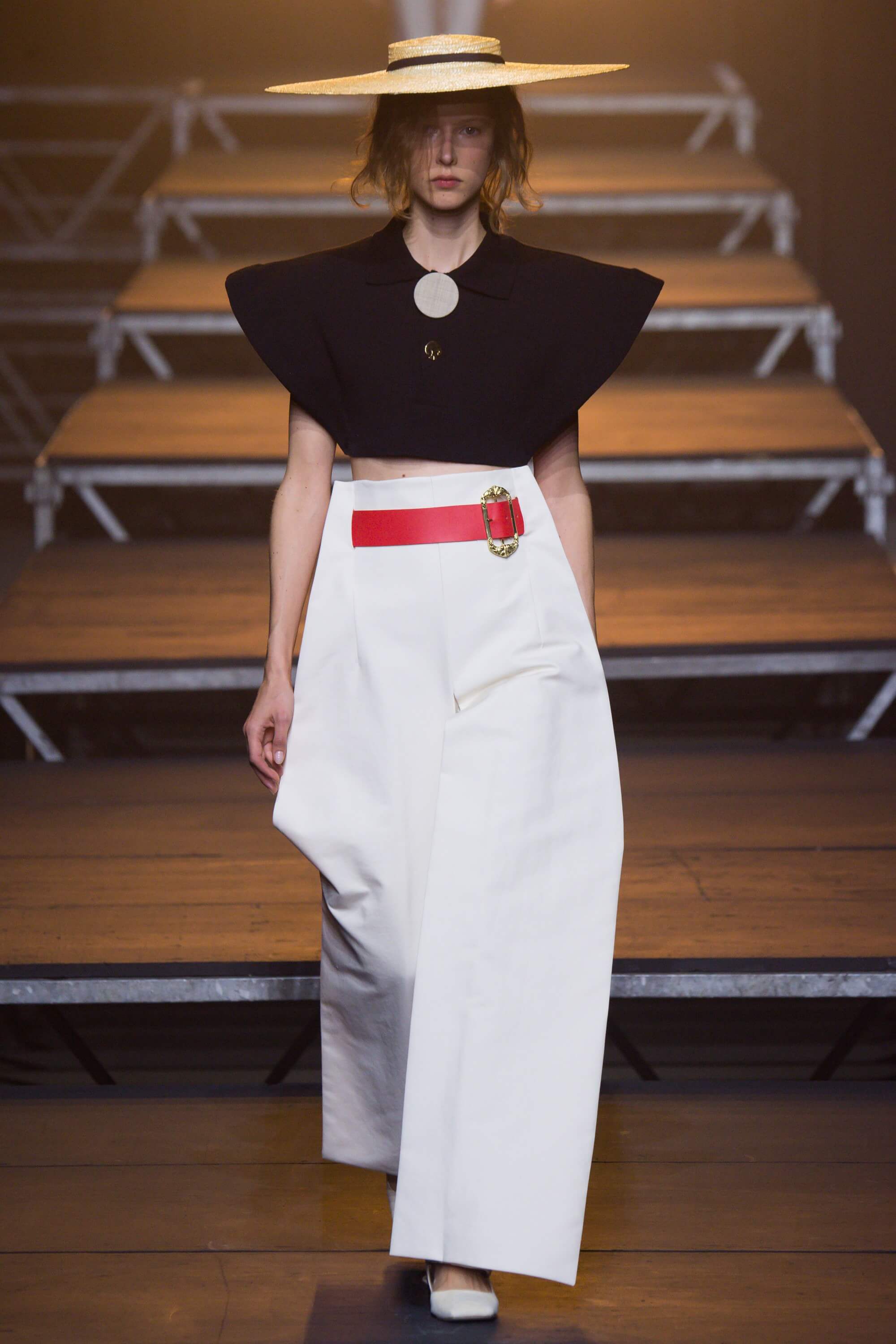 A picture of a model on the catwalk for  Jacquemus SS 2017.