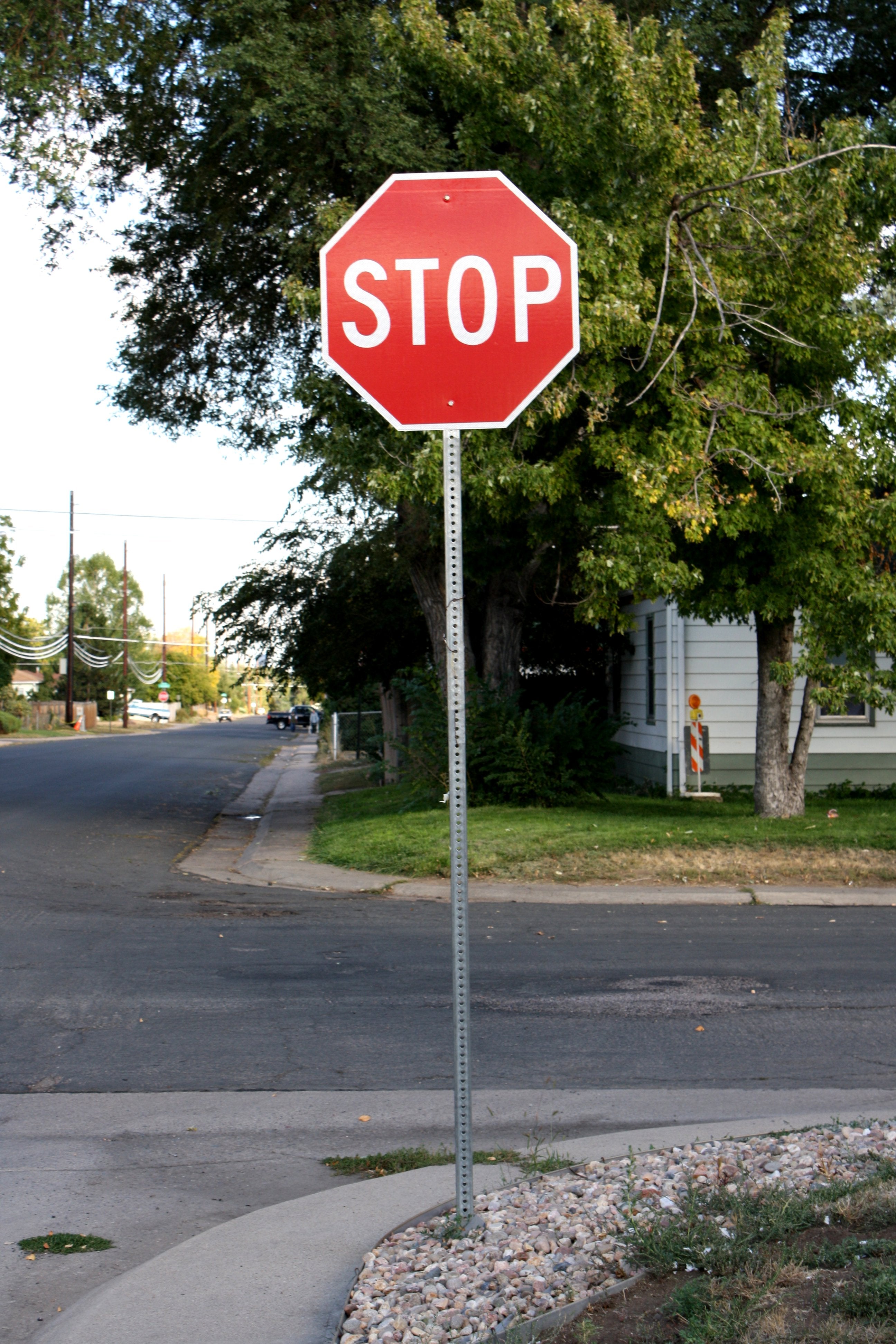 A picture of a stop sign