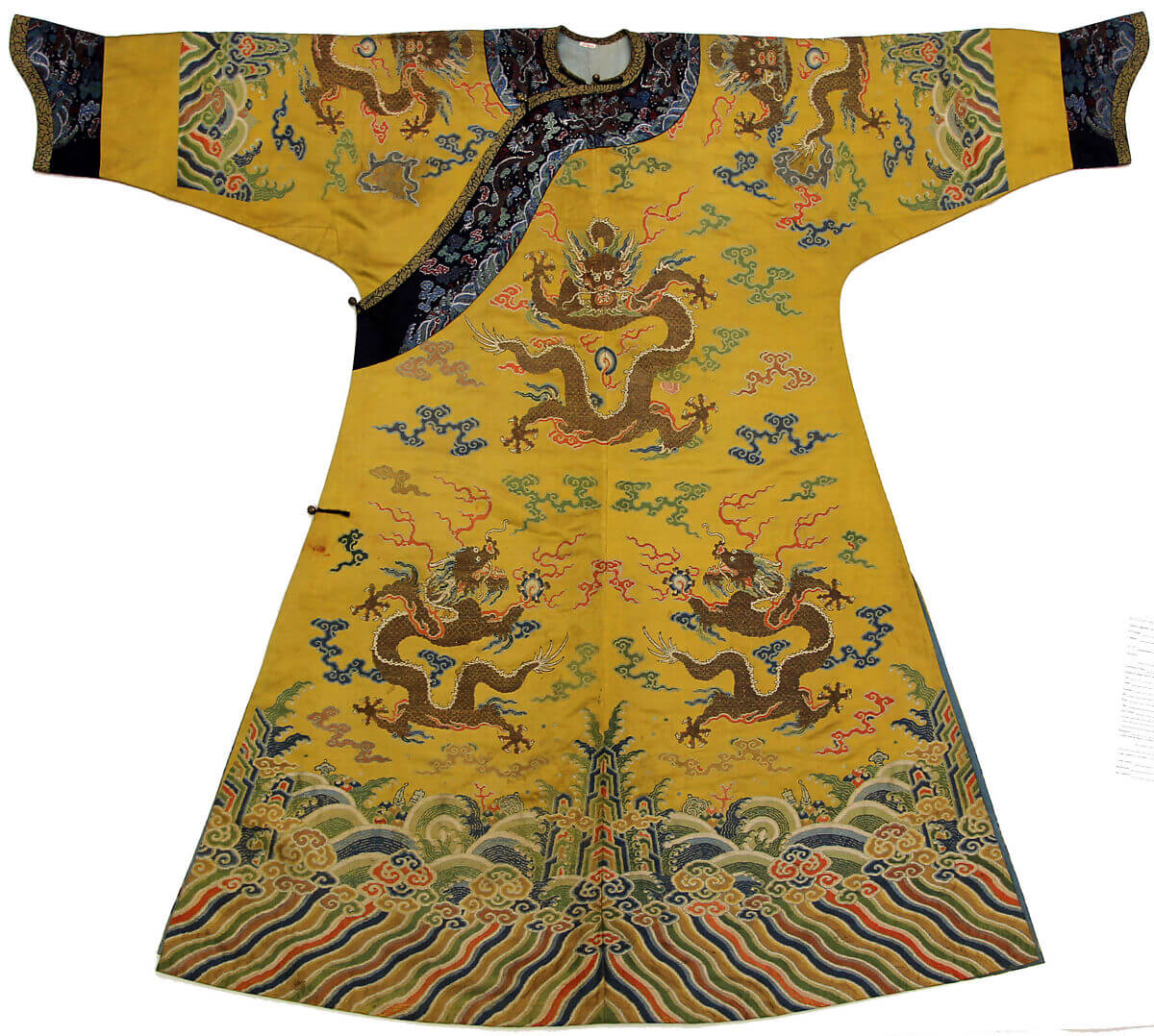 A picture of a "dragon robe" worn, which would of been worn in Ancient China by Emperors.