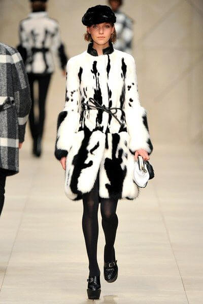 A picture of a model on the catwalk for the Burberry Prorsum Autumn Winter 2011 Catwalk show.