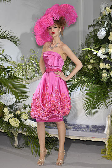 A picture of a catwalk model from Christian Dior AW 2009. 
