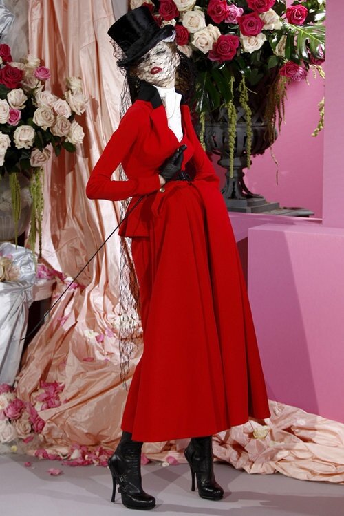 A picture of a catwalk model from Dior Haute Couture Spring Summer 2010 show.