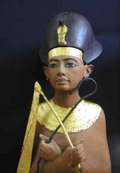 A picture of a bust of Egyptian Pharaoh Tutankhamun