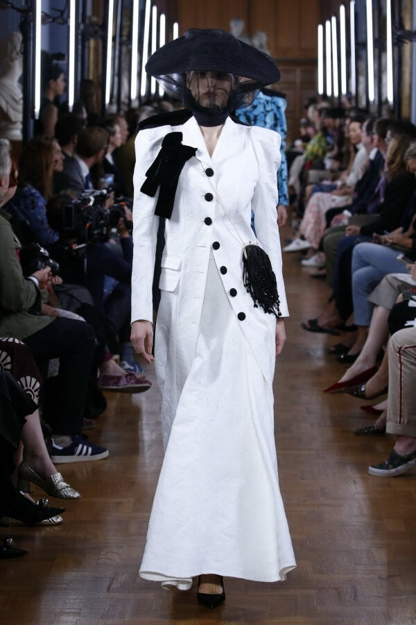 A picture of a model on the catwalk for  Erdem SS 2019.