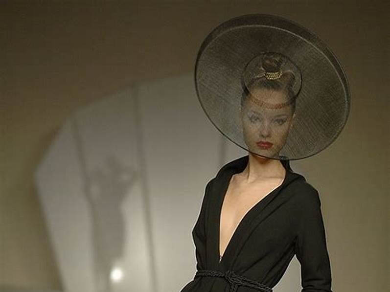 Load video: A video of the Juanjo Olivia Fall Winter show in 2009