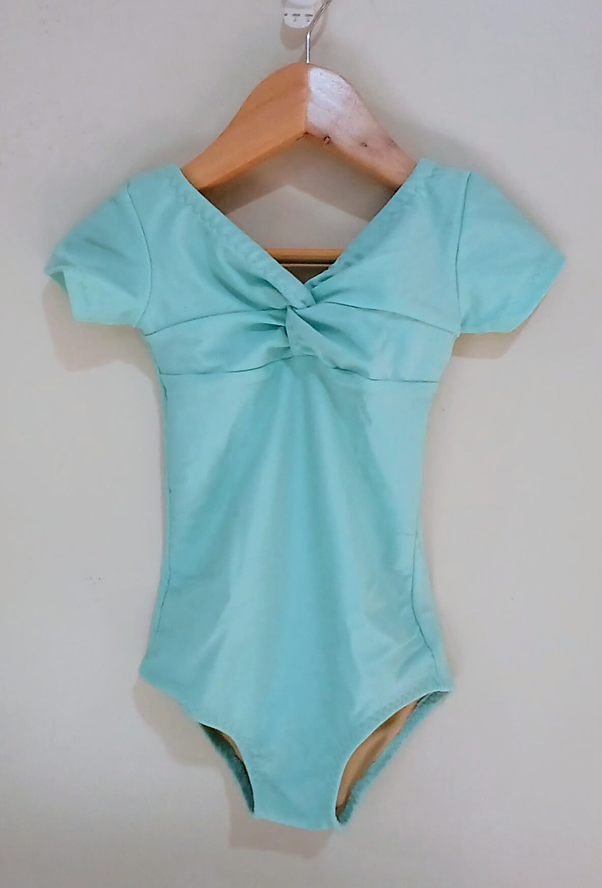 A picture of a leotard.