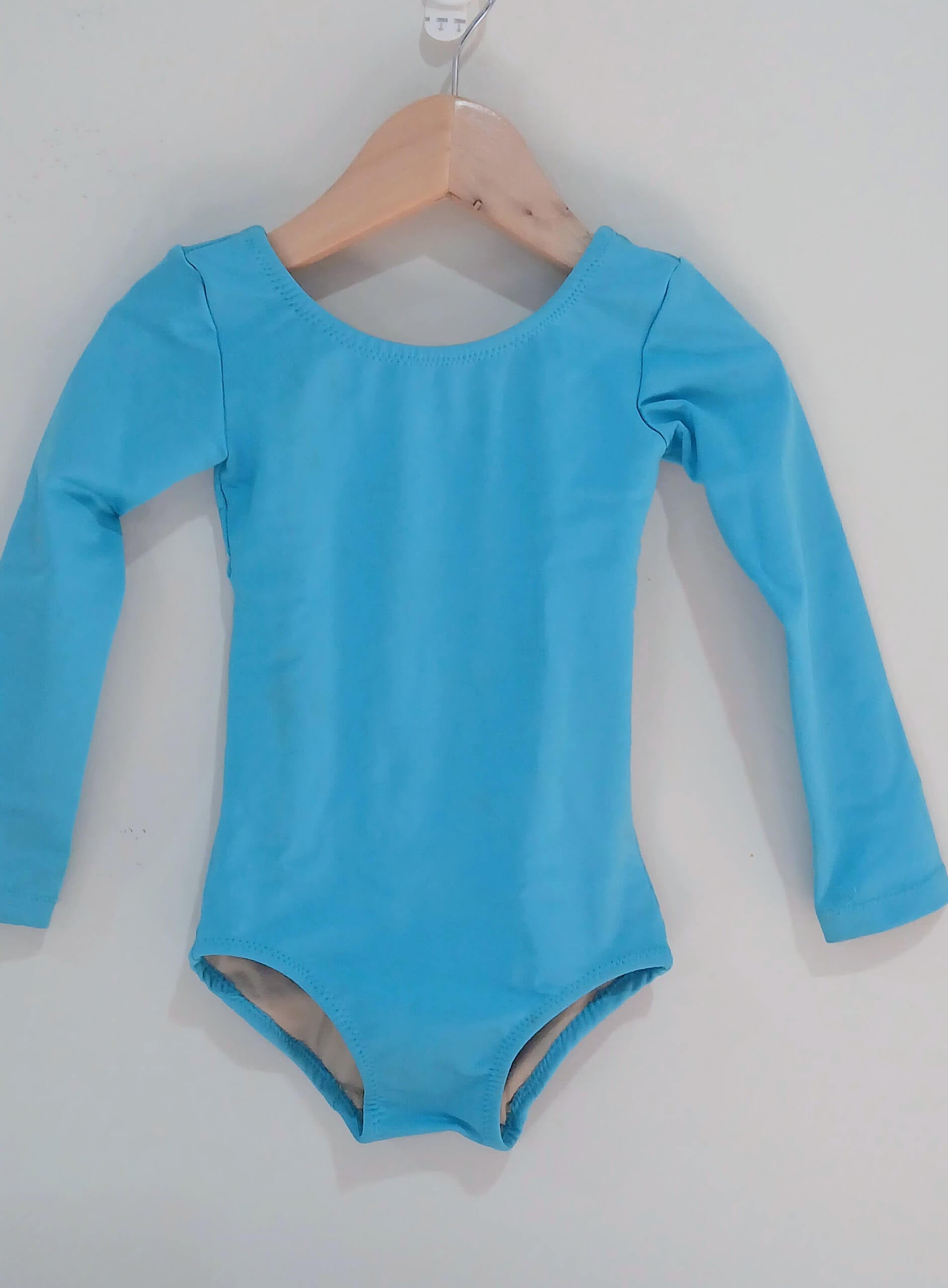 A picture of a leotard.