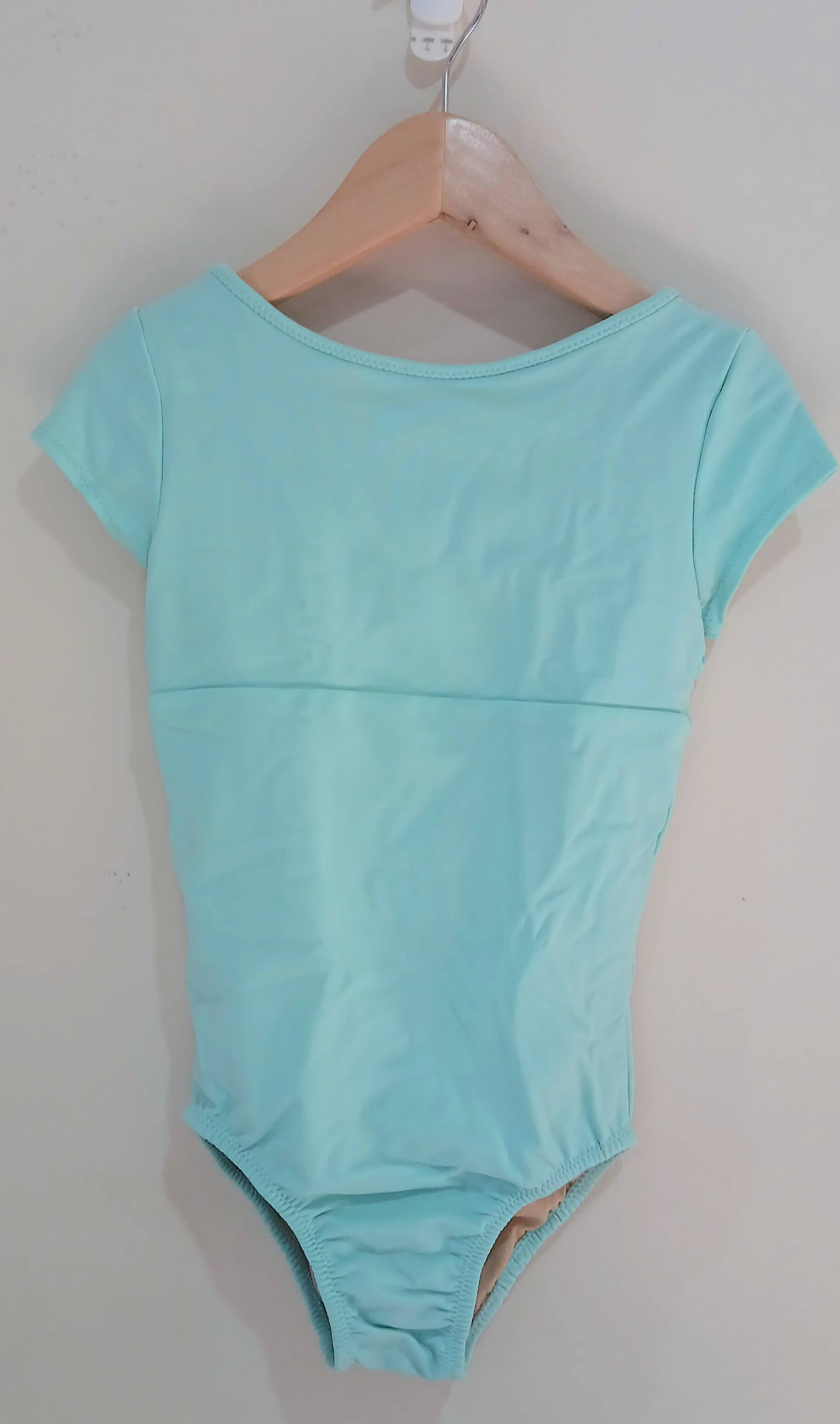 A picture of a leotard.