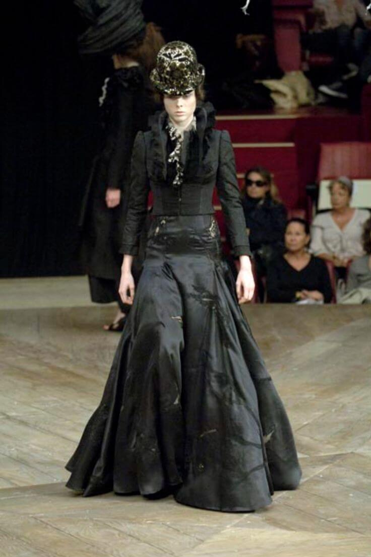 A picture of a model on the catwalk for the Alexander McQueen 2007 catwalk show.