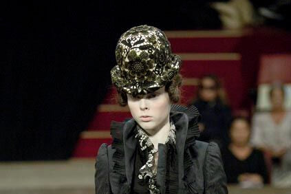 Load video: A video of Alexander McQueen Spring Summer 2007 Full Show