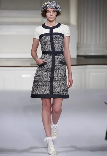 A picture of a model on the catwalk for the Oscar De  La Renta  Resort Wear 2010 Catwalk show.