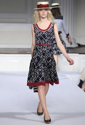 A picture of a model on the catwalk for the Oscar De  La Renta  Resort Wear 2011 Catwalk show.