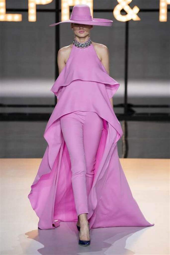 A picture of a model on the catwalk for Ralph and Russo 2019.